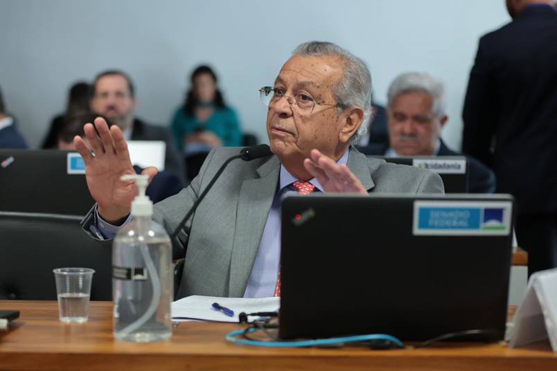 Jayme Campos pede fim de debate ideológico: Atrapalha o Brasil