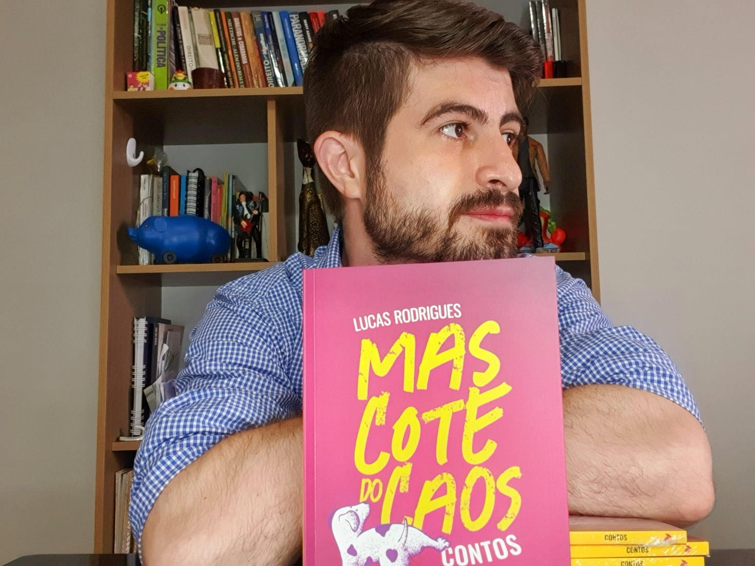 Jornalista de MT lança 2° livro de contos em Cuiabá no sábado; 50% do valor vai para a causa animal