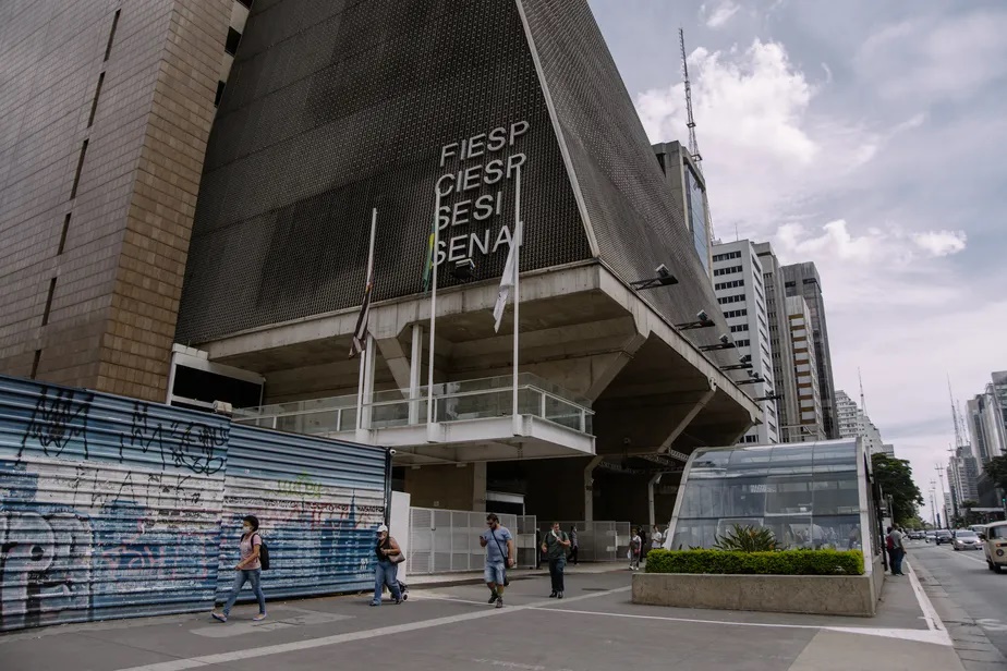 ELAS NA INDÚSTRIA