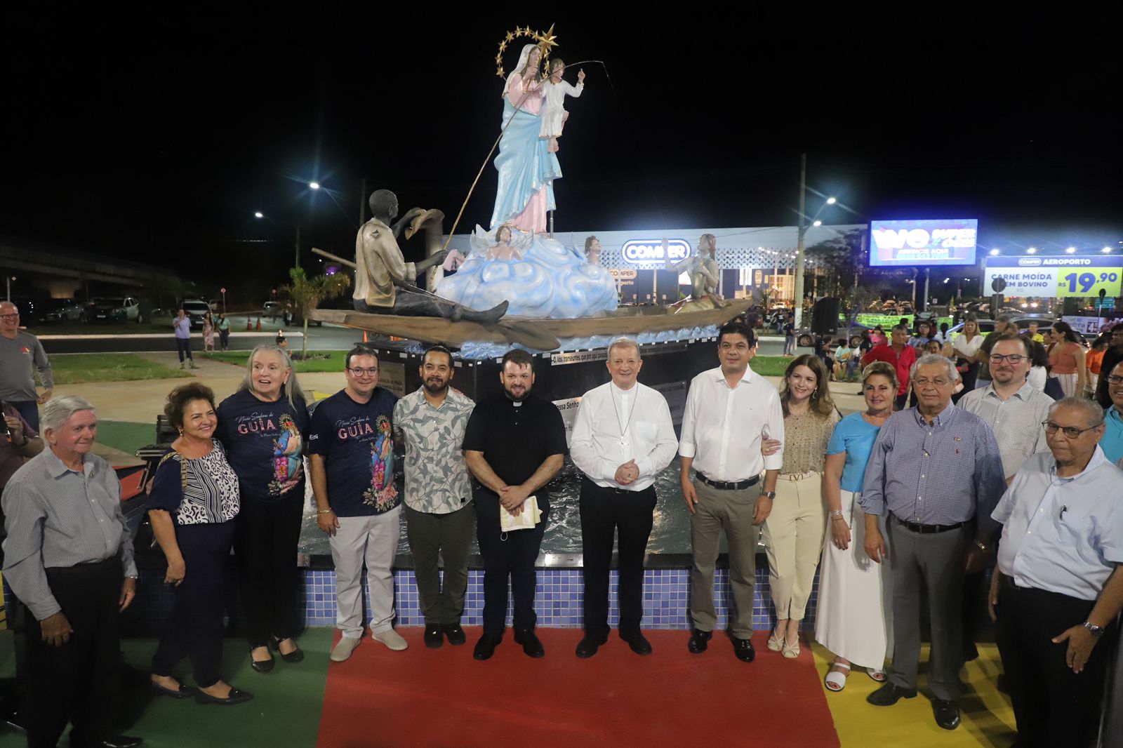 VG inaugura Praça Nossa Senhora da Guia e anuncia ponto turístico