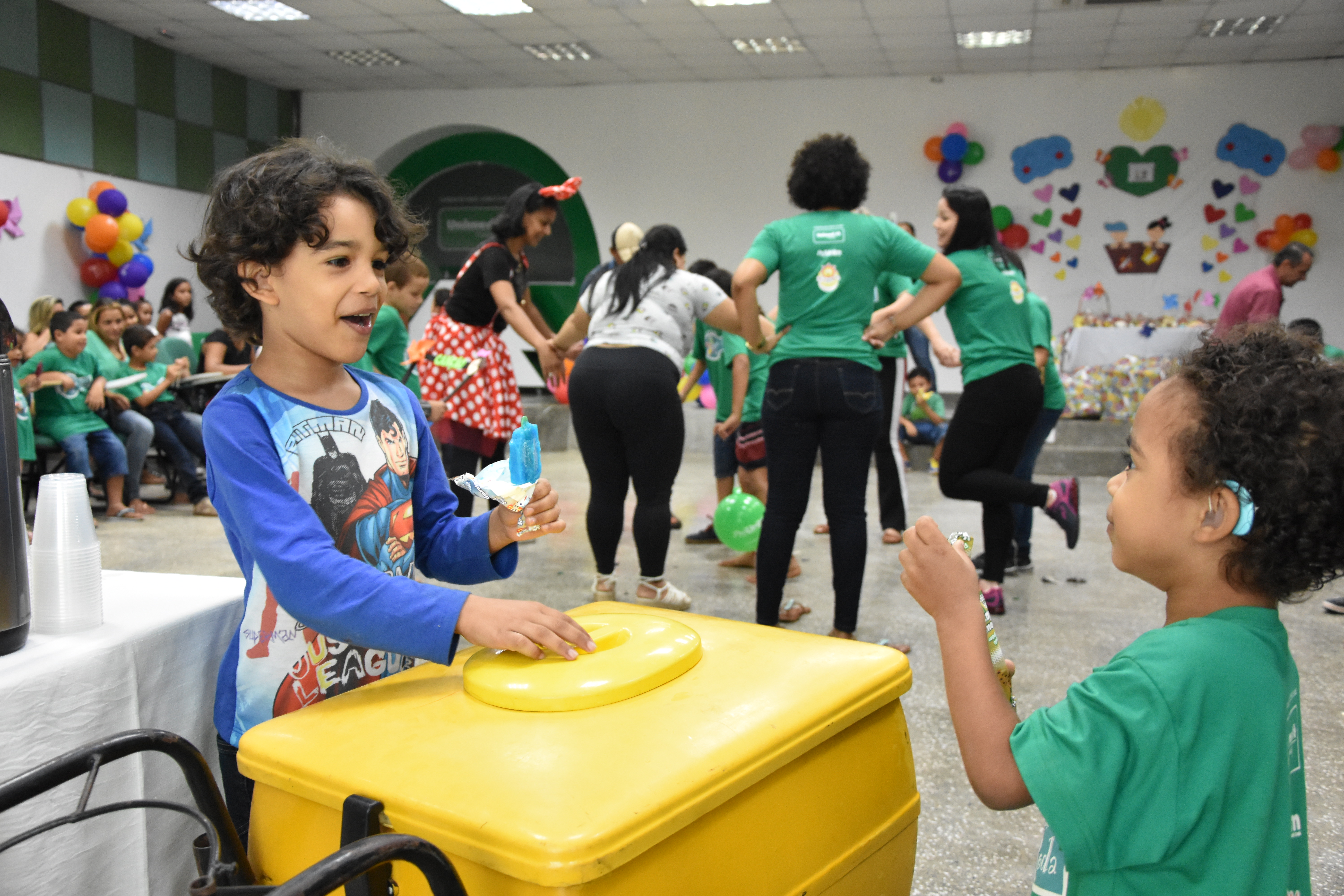 Unimed Cuiabá realiza entrega de brinquedos arrecadados