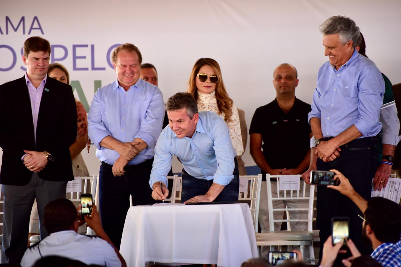 MT é o maior produtor nas commodities e 64% do território estão intactos, defende Mendes em evento com Bolsonaro