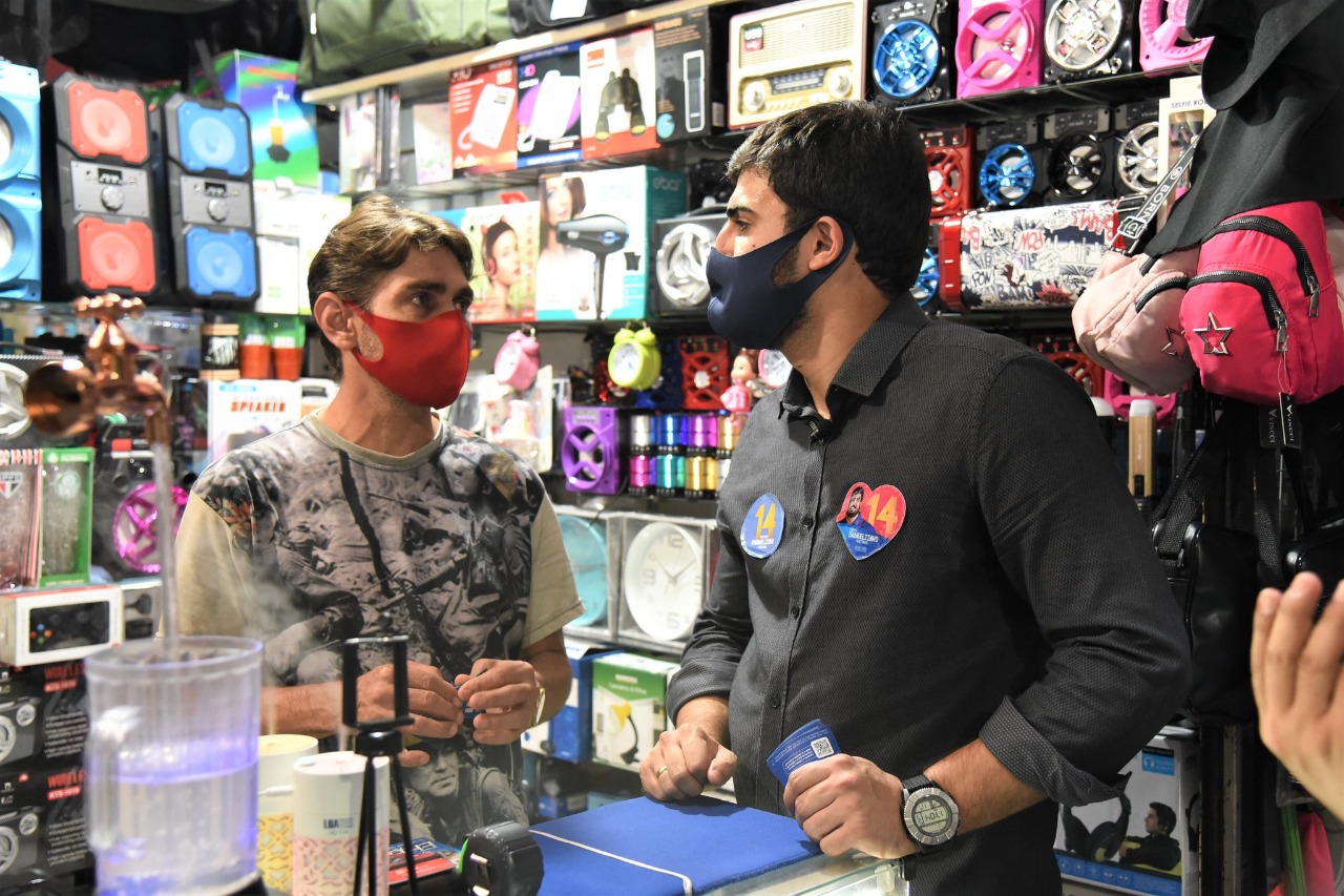 Quero prometer o que dá para eu cumprir, avisa Emanuelzinho em Shopping Popular