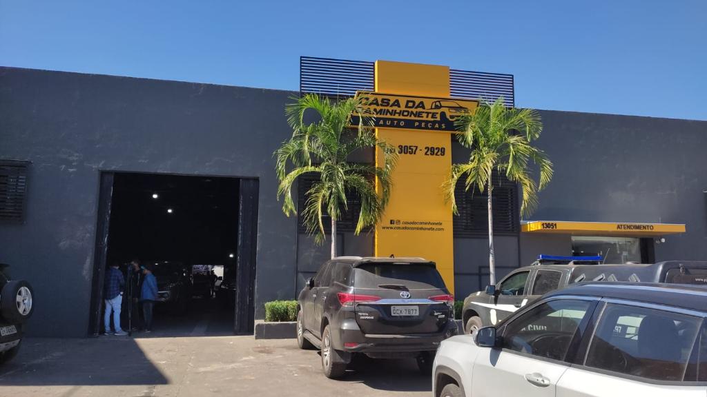 Operação fecha loja de caminhonetes que comercializava peças roubadas