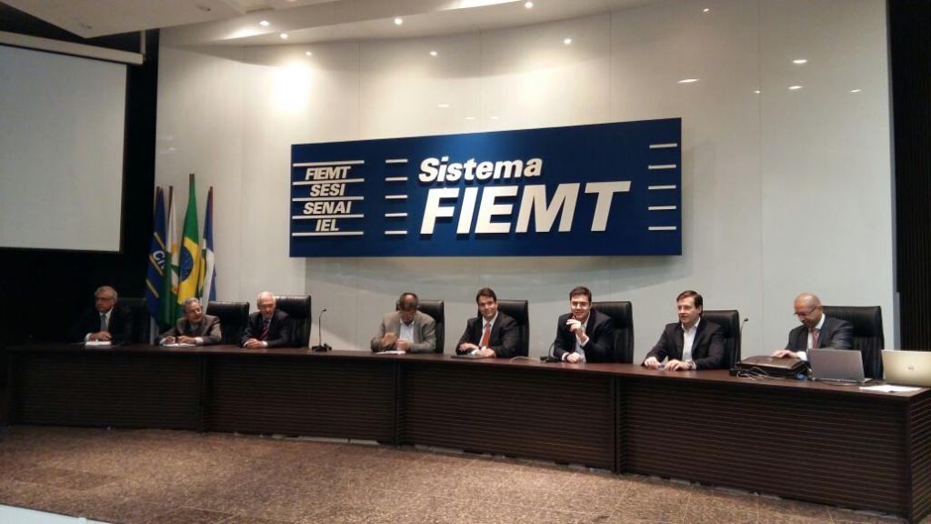 Entidades se aliam ao Governo e reagem contra aumento do orçamento de Poderes e órgãos 