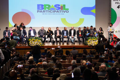 Na AL, pessoas de todo o Estado lotam plenária para propor políticas públicas