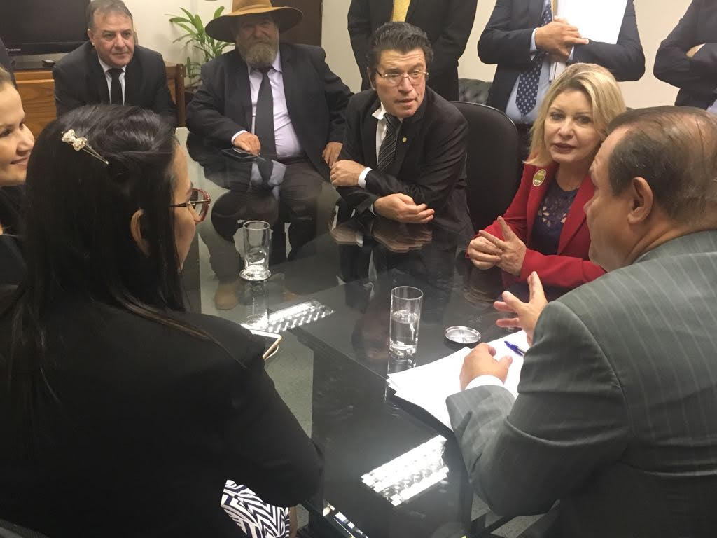 PR de Fagundes se aproxima do PSL de Selma Arruda e aliança é discutida
