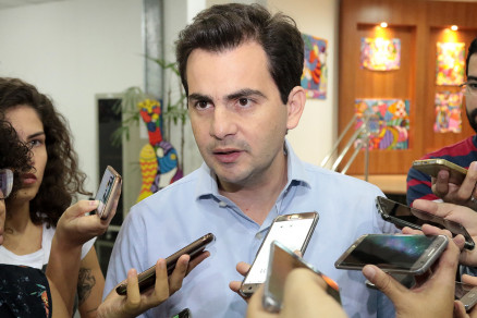 Prefeito critica quem conclui obras, revida senador Fábio Garcia