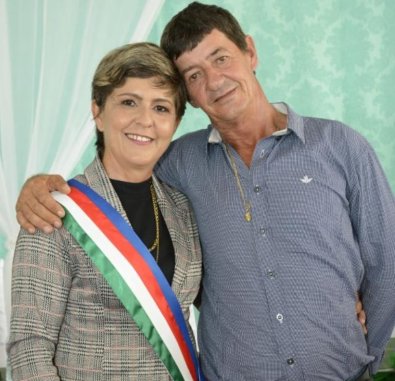 Prefeita de Carlinda cumpre promessa e renuncia ao cargo