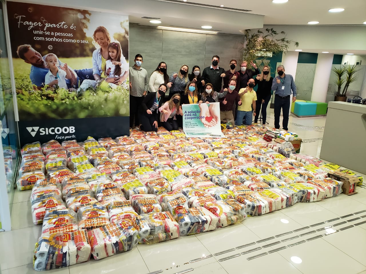 Campanha do Sicoob Central Rondon arrecada mais de 20 toneladas de alimentos