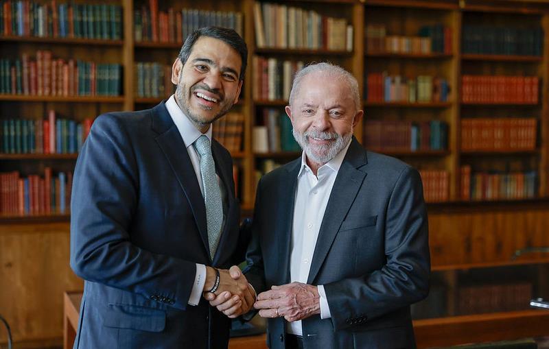 Lula indica Messias para vaga de Barroso no STF