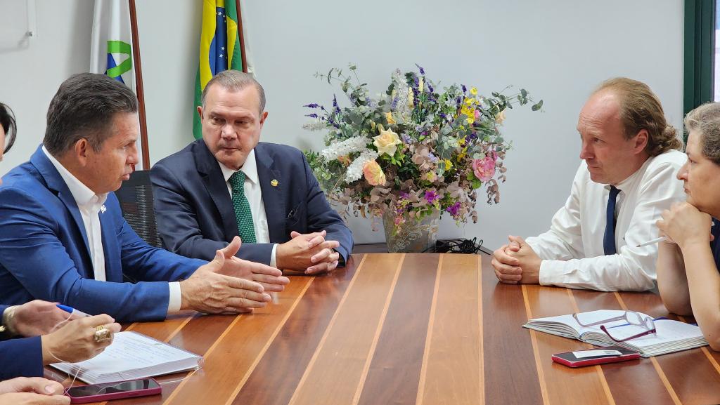 Reunião no Ibama: governador tenta resolver crise do Portão do Inferno
