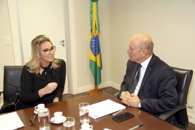 Ministro sinaliza à 1ª dama a realização de evento técnico voltado à primeira infância