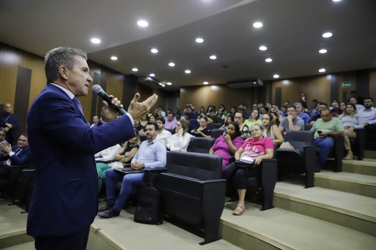 Presidente do TCE defende redução de desigualdades em MT