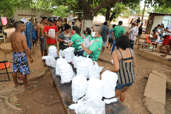 Cuiabá envia 250 ceias de Natal aos moradores em situação de rua