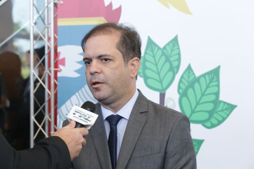 Deputado expõe mágoa política com Emanuel e pede intervenção 