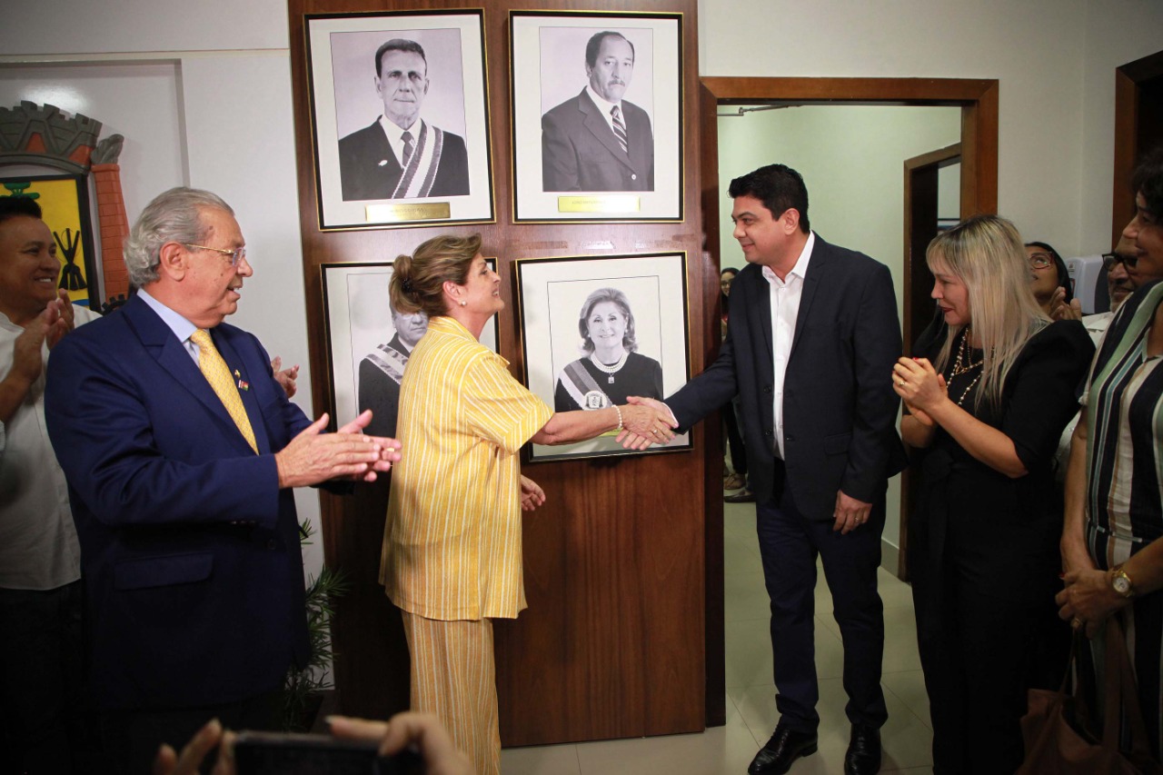 Kalil inaugura galeria de prefeitos e enaltece gestão Lucimar Campos