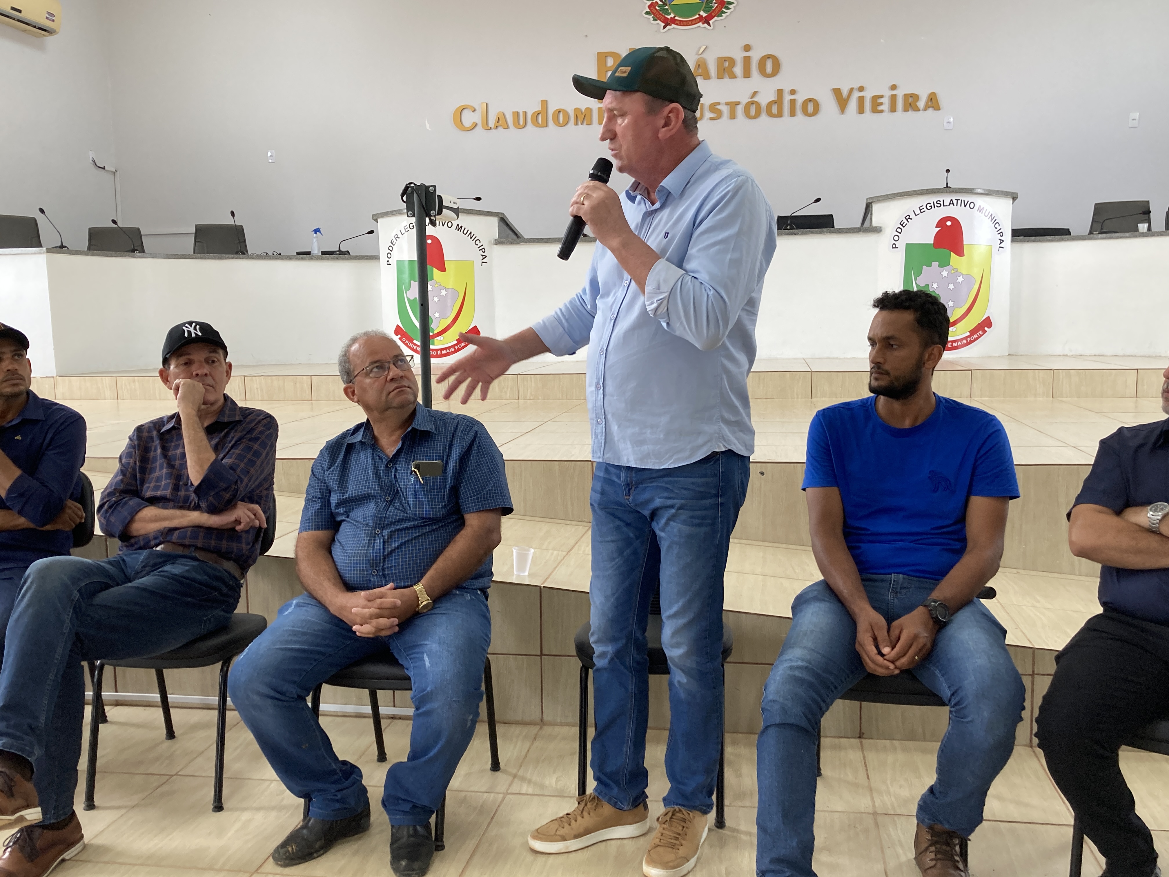 Em pré-campanha, Geller diz que política também deve ser discutida em casa