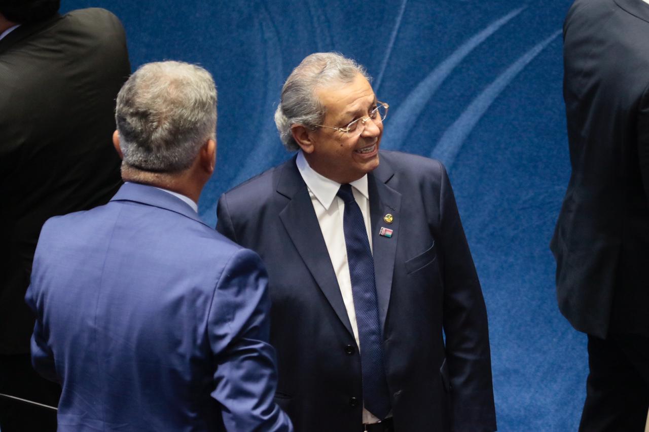 Jayme Campos assume mandato e promete mobilizar bancada para socorrer MT