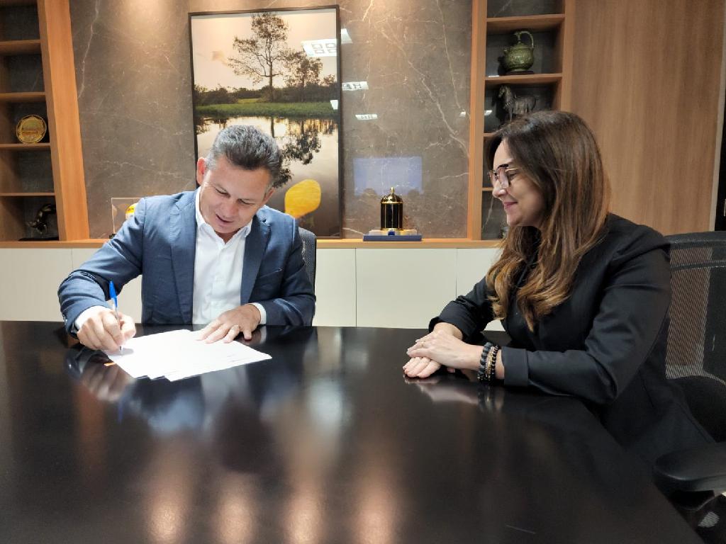 Mauro Mendes nomeia Daniela Maidel como delegada-geral da Polícia Civil