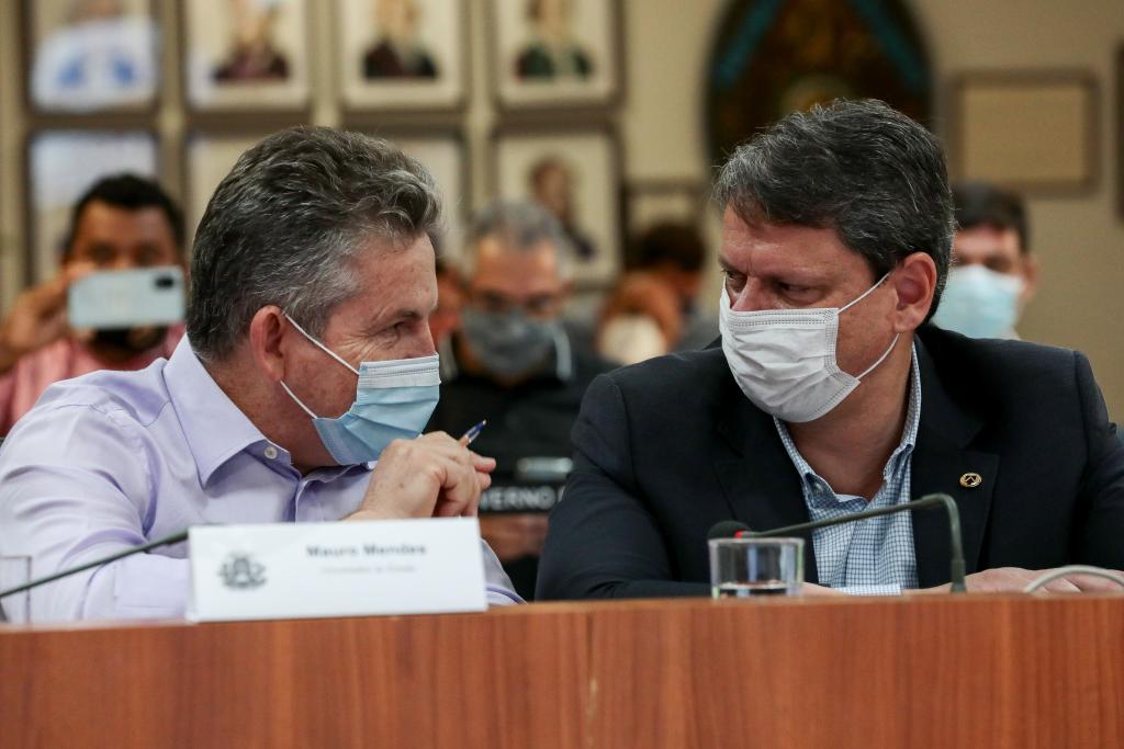 Mendes assina contrato para início da construção da 1° Ferrovia Estadual 