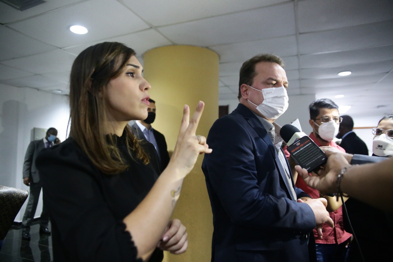 Aprovado projeto de Max Russi que regulamenta profissão de tradutor e intérprete de Libras