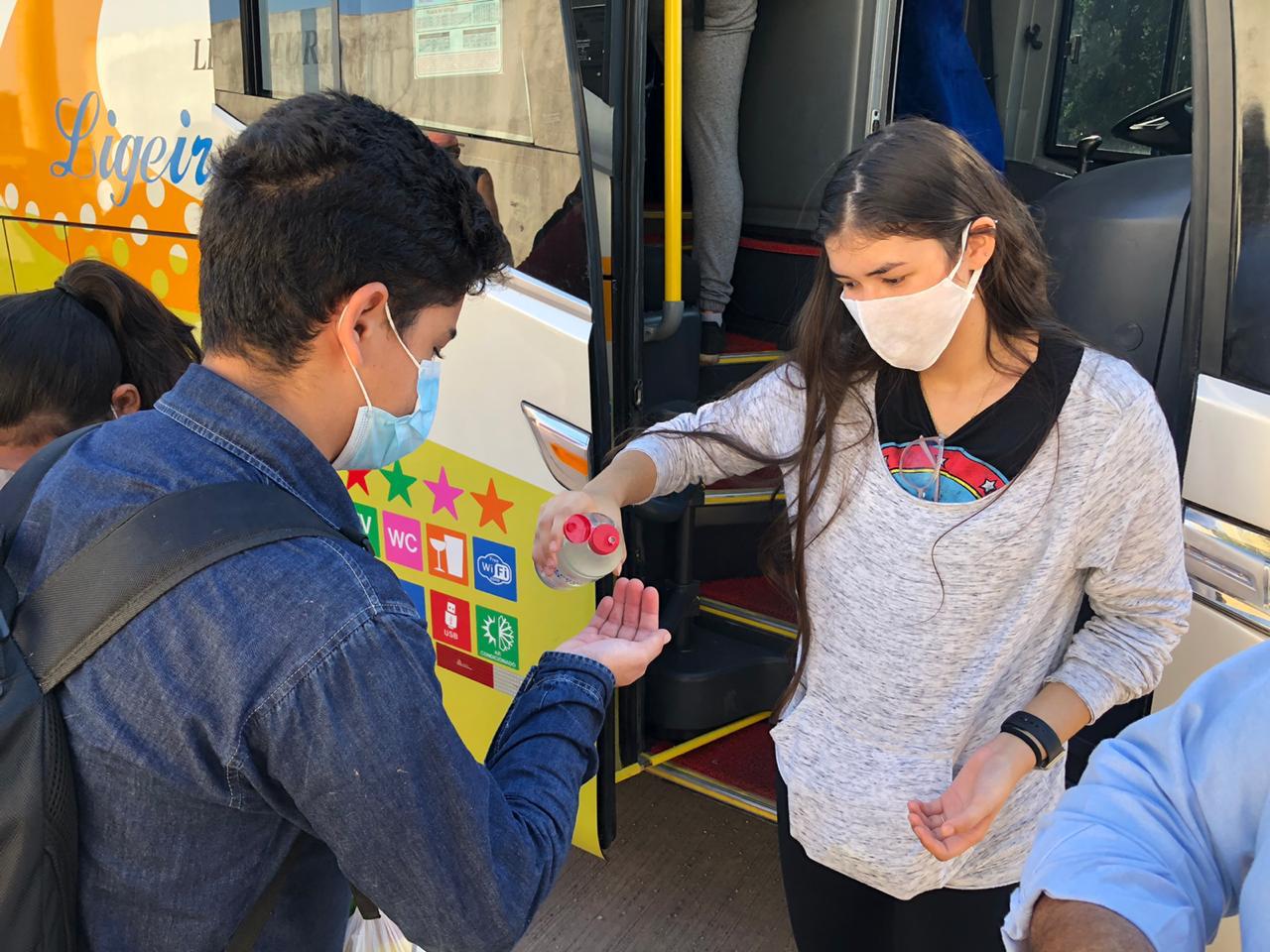Estudantes de medicina de MT são repatriados e revelam alívio após dificuldades na Bolívia