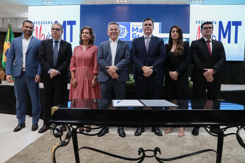 Evento de posse de secretários de Mendes conta com reforço de líderes do Estado