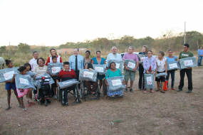 Prefeitura entrega cobertores da campanha Aquece Cuiabá
