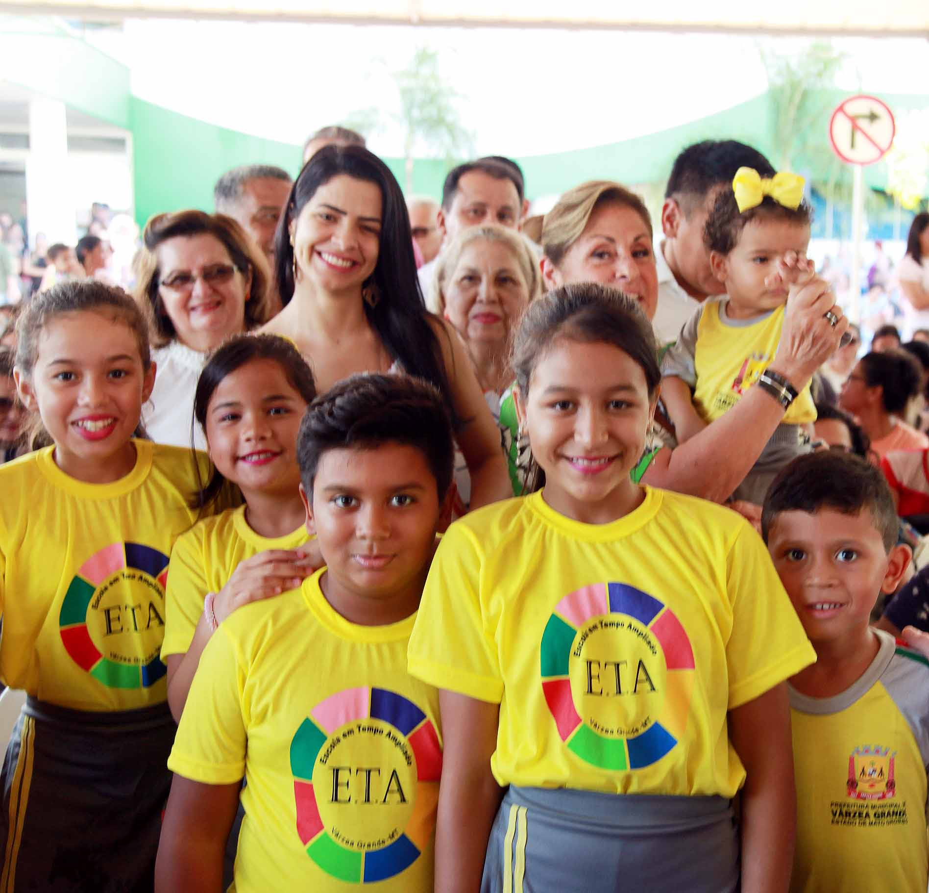 Ano letivo em VG: entrega de 110 mil uniformes e 80% de unidades recuperadas