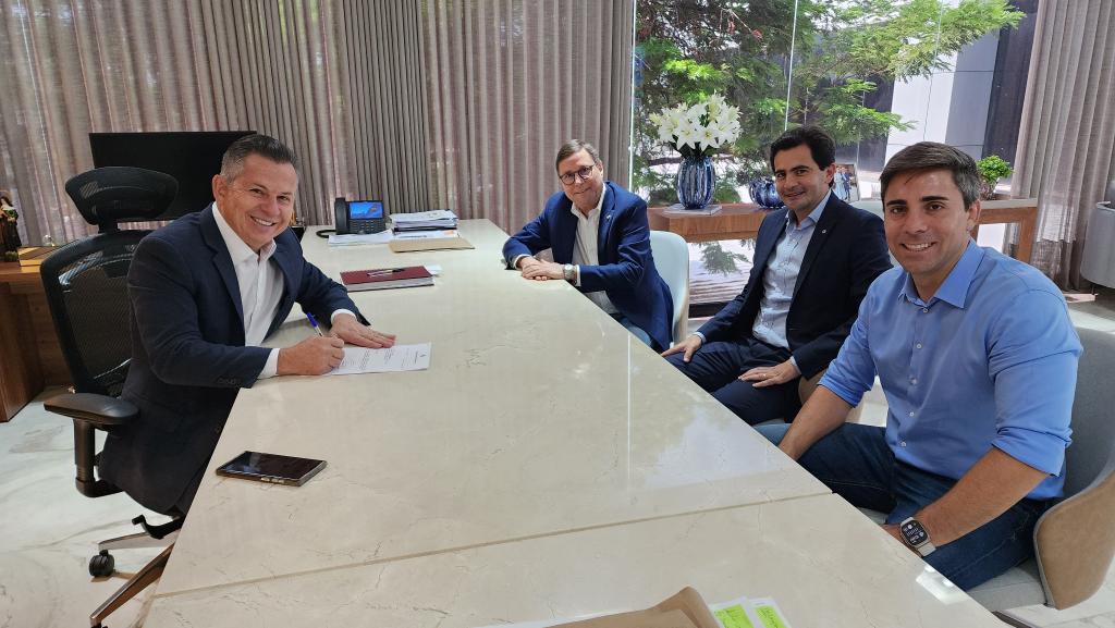Mauro Mendes envia à AL projeto para criar mais escolas militares 