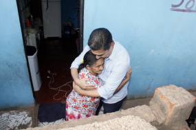 Família de aposentada de 83 anos é a 1ª beneficiada do programa de reforma de residências