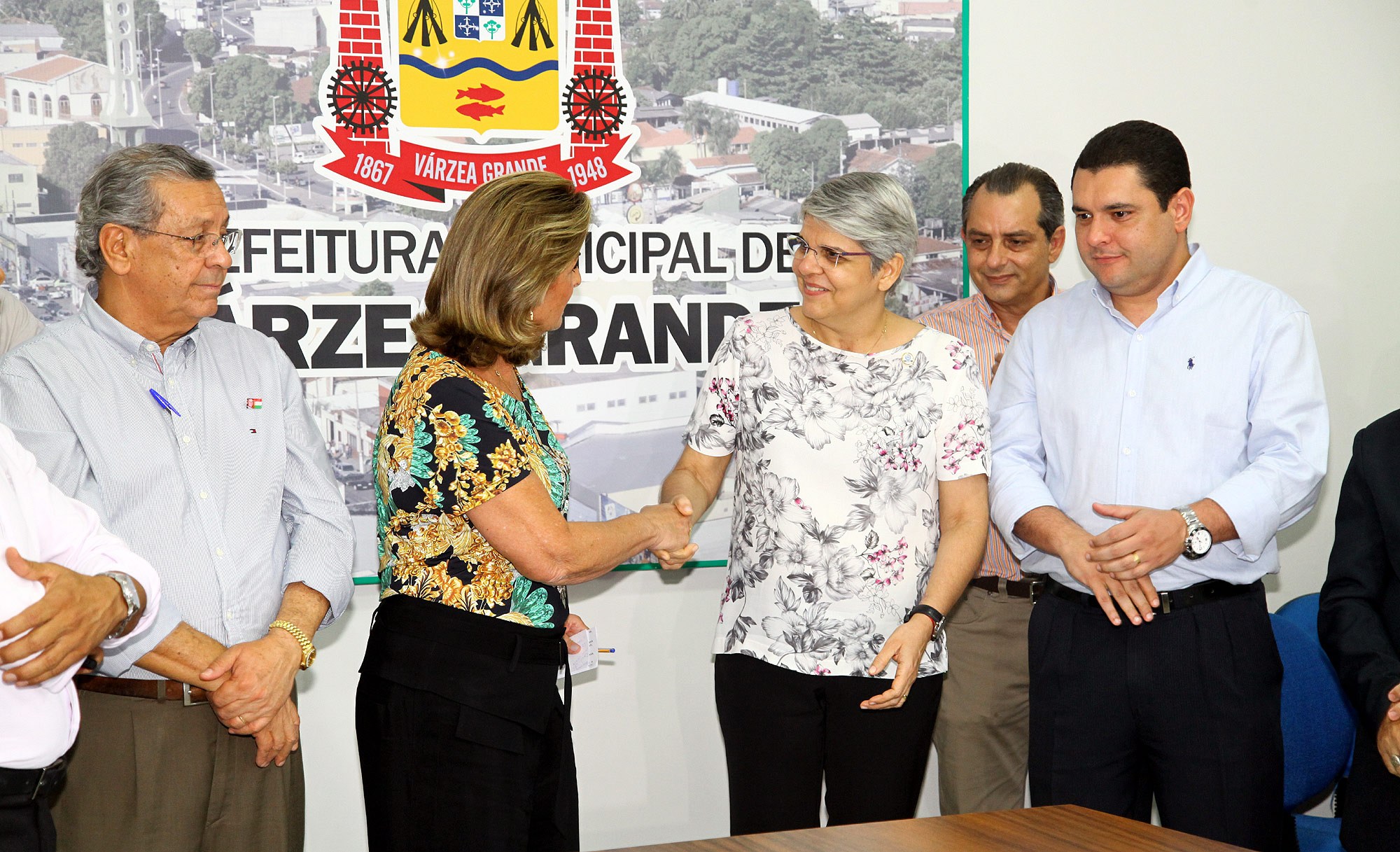 Prefeitura lança concurso para 2,6 mil vagas em parceria com UFMT