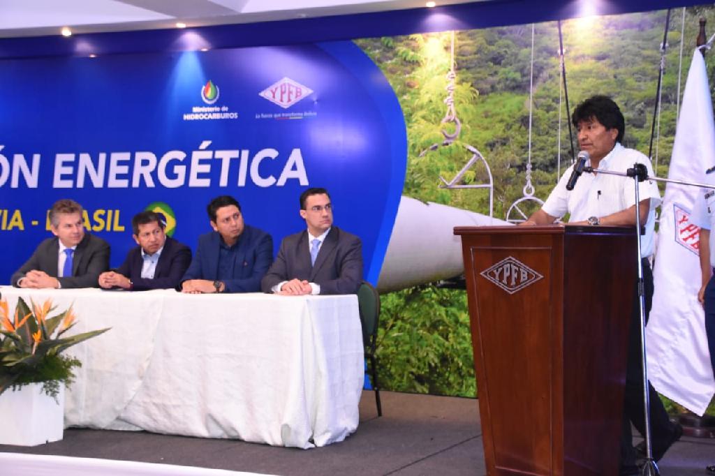 Mendes se reúne com Evo Morales e busca comercialização do gás boliviano