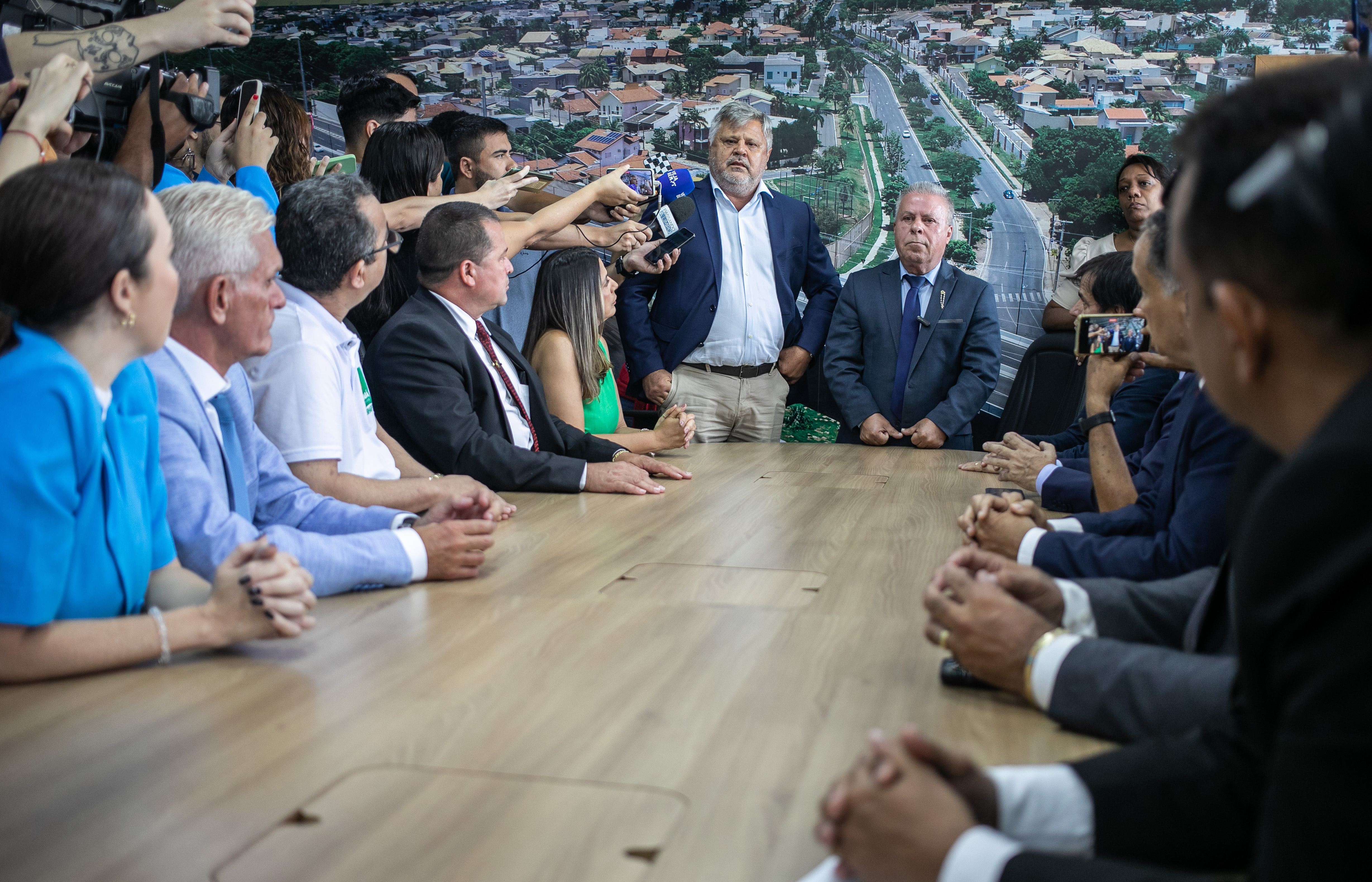 Tenho respeito pelo prefeito Emanuel, diz Stopa ao assumir comando do Alencastro