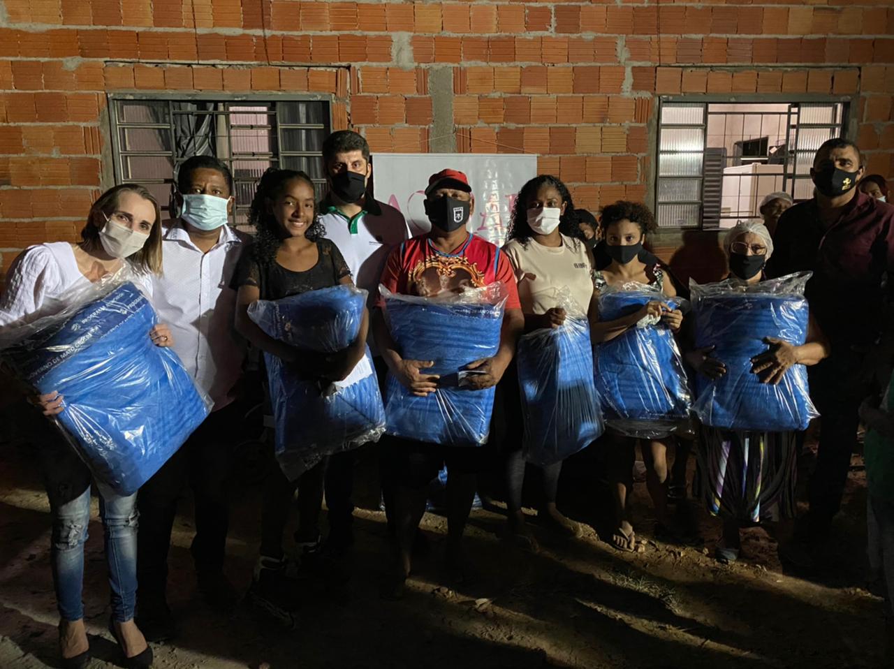 Associação Amar entrega cobertores à 250 famílias carentes em Cuiabá