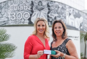 Camisetas dos 300 anos que têm vendas destinadas à AACC podem ser retiradas nesta quinta-feira