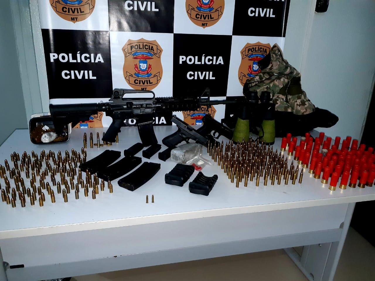Megaoperação prende 24 pessoas de facção criminosa em MT