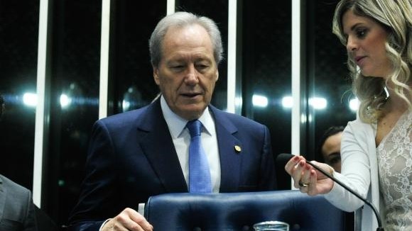 Lewandowski é sorteado relator de um dos inquéritos contra Aécio Neves 