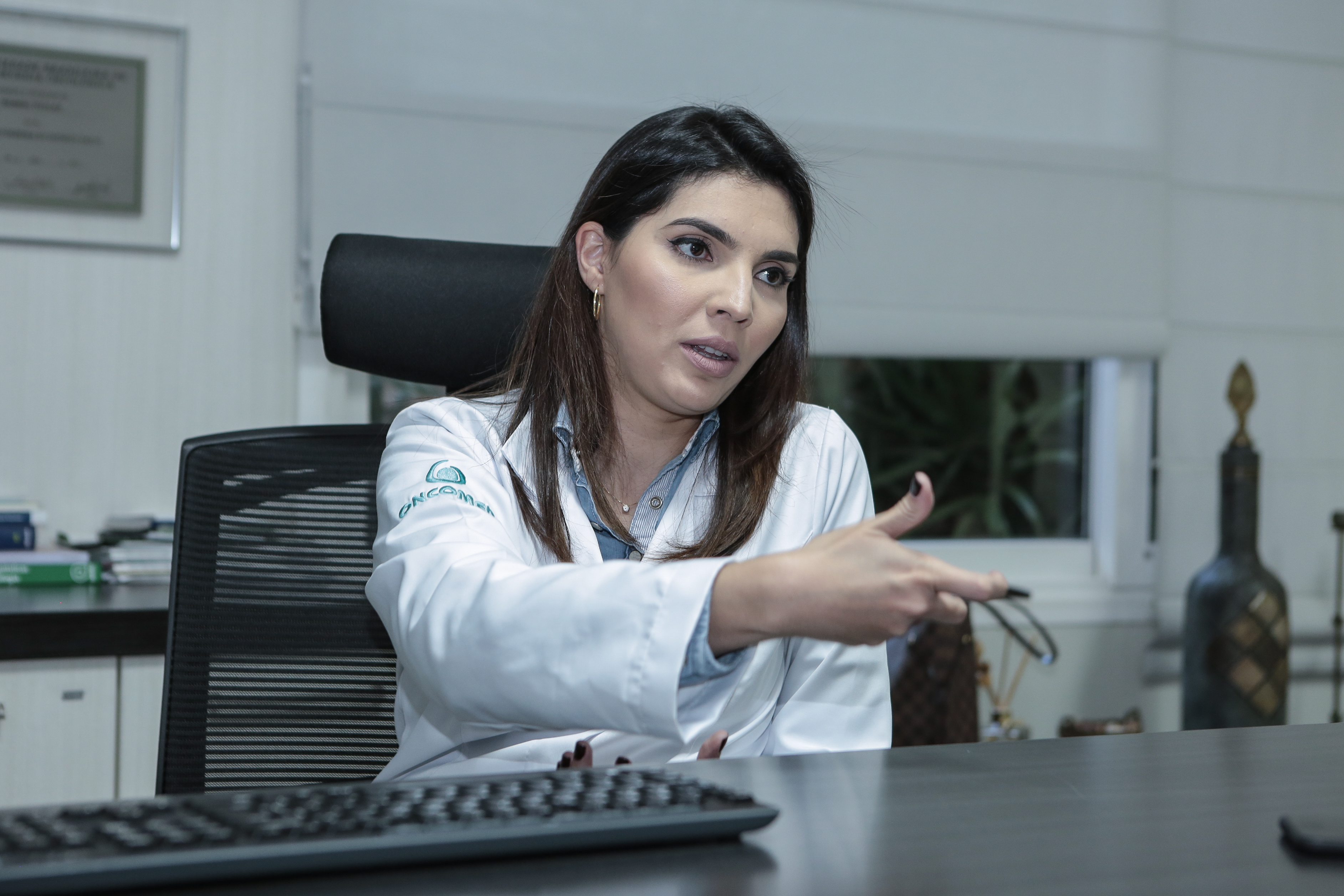 Falar sobre câncer de mama nunca é demais, defende oncologista