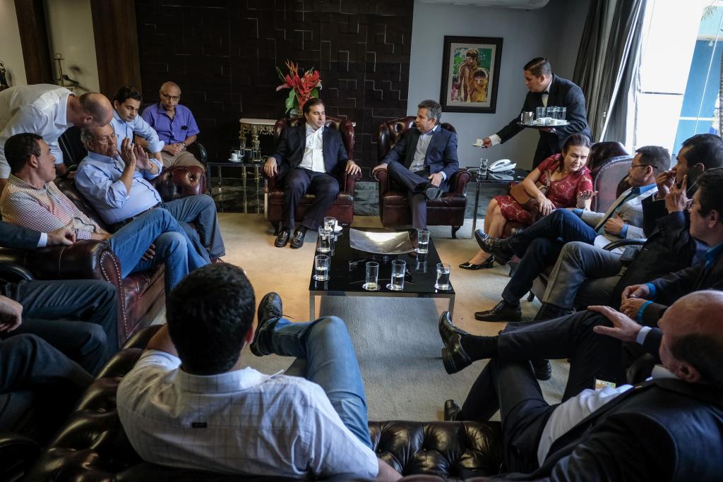 Pressionado, Maia promete colocar fim ao impasse sobre Lei Kandir 