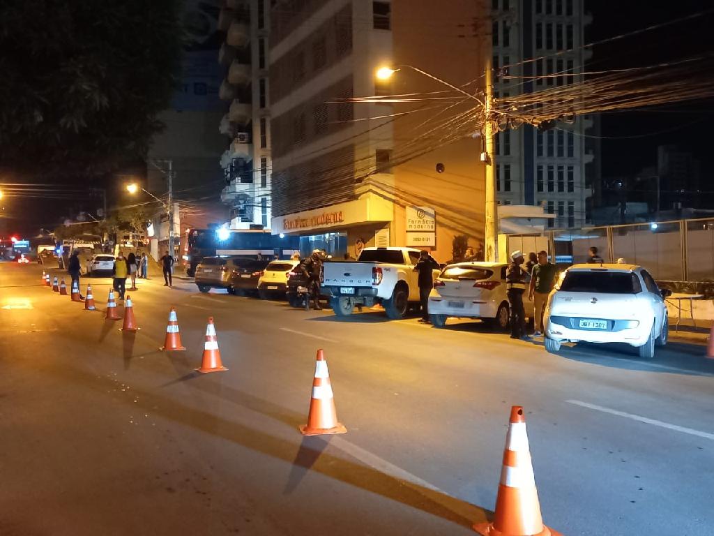 Polícia barra 141 motoristas e realiza prisões por embriaguez ao volante  