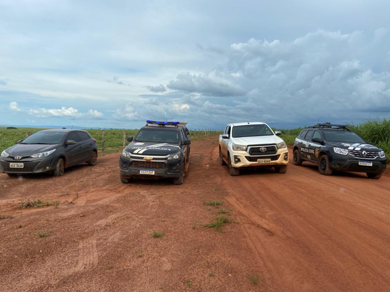 Polícia recupera veículos furtados a caminho da Bolívia 