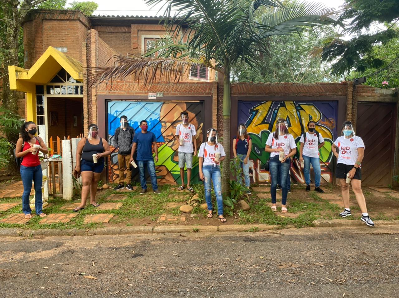 Grantee do Pulitzer Center, jornalista compartilha experiência com bolsistas do LabCom A Lente