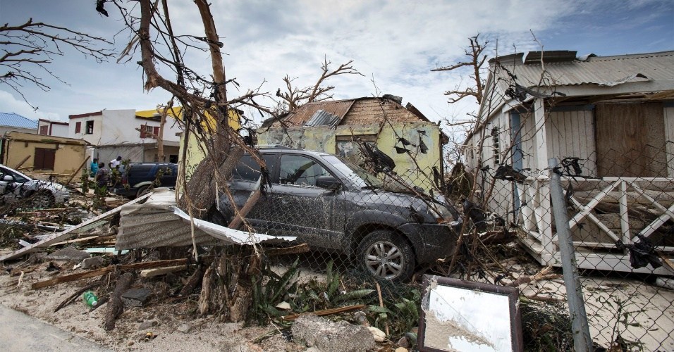 Furacão Irma: FAB resgata 14 pessoas na Ilha de San Martín