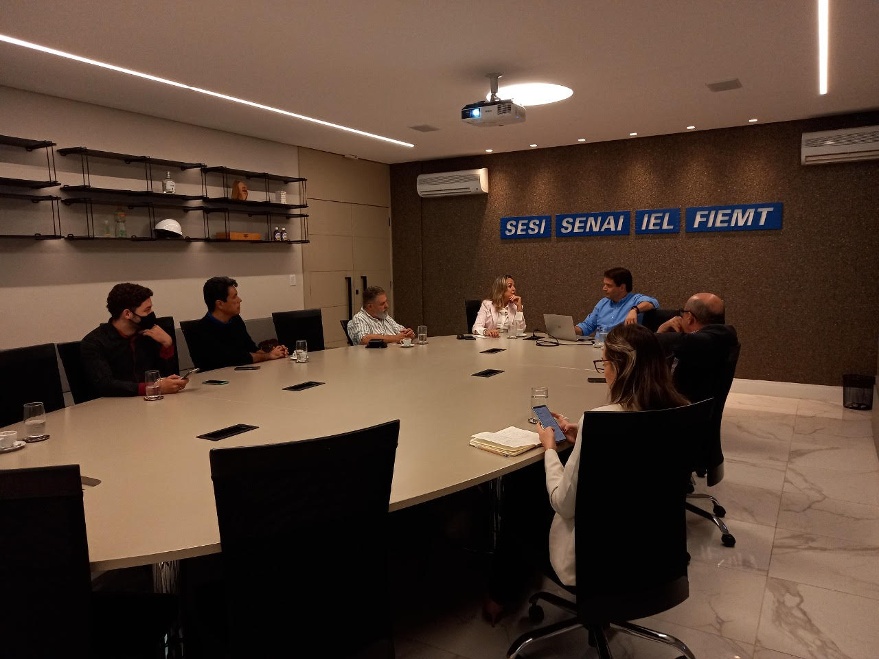 Em reunião com pré-candidata Natasha, presidente da Fiemt apresenta pautas prioritárias