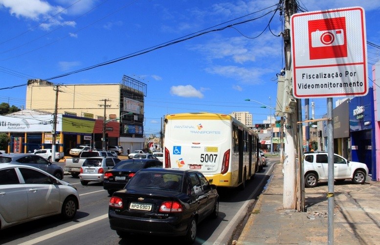 Cuiabá terá câmeras para garantir que veículos não utilizem faixa de ônibus