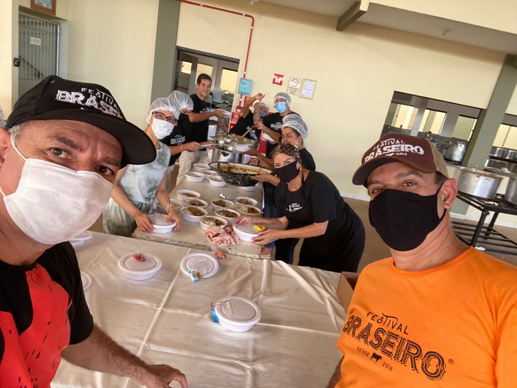 Ação solidária leva marmitas a famílias em situação de vulnerabilidade