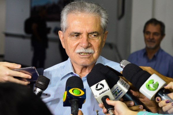 Liminar suspende reunião de conselheiros que pedem 'cabeça' de presidente da Fecomércio