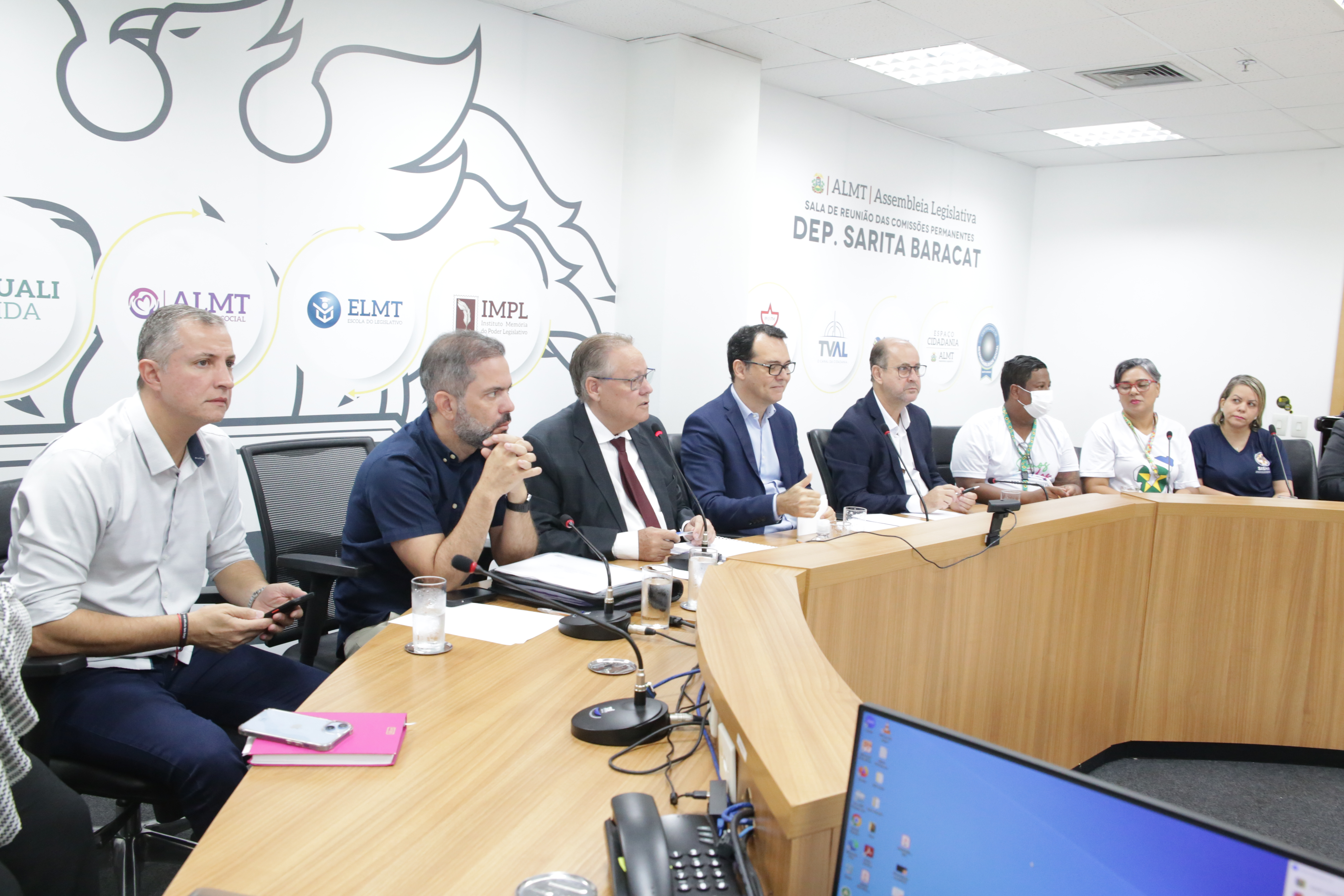 Secretário manda apurar situação de pacientes com tratamento fora de domicílio